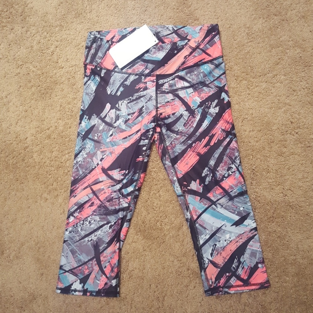 NWT Fabletics XS Workout Capris